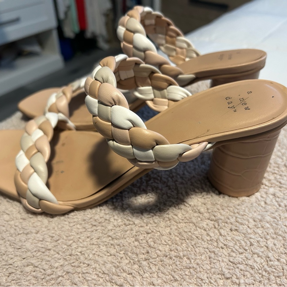 Shoes size 9